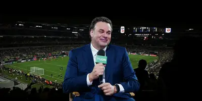 Fondo tomado de Selección Mexicana con Faitelson al frente