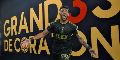 Fondo tomado de Vía MX con Bouanga al frente