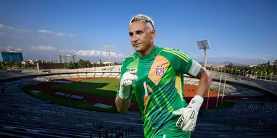 Fondo tomado de Wikipedia con Keylor al frente