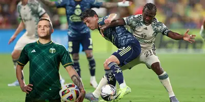 Foto tomada de Leagues Cup, con Cabecita al frente