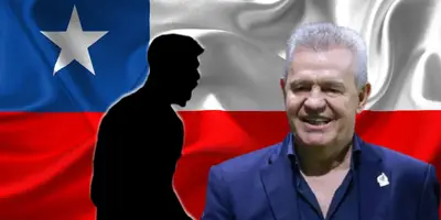 Futbolista incógnito junto a Javier Aguirre / FOTO MEXSPORT