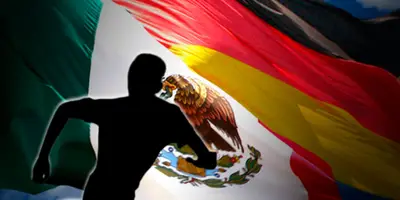Futbolista incógnito junto a la bandera mexicana y alemana / FOTO X