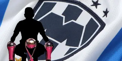 Futbolista incógnito junto al escudo de Rayados / FOTO X