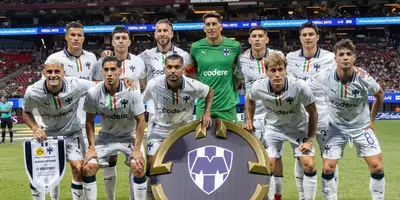 Futbolistas antes de partido. Foto: Rayados