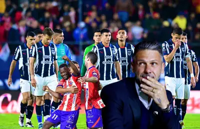 Futbolistas de Rayados cabizbajos, otros del San Luis y Martín Demichelis/Foto El Norte.