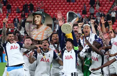 Futbolistas levantando trofeo e imagen del Chavo del 8/ Foto Tottenham.