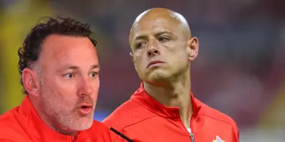 Gabriel Milito junto a Javier Hernández / FOTO RÉCORD