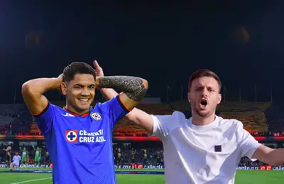 Gabriel 'Toro' Fernández con manos en la cabeza y Martín Anselmi reclamando/ Foto Mediotiempo.