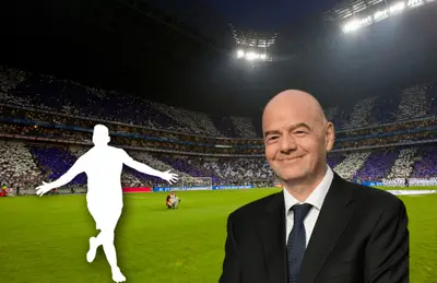 Gianni Infantino sonriendo y silueta de jugador/ Foto ESPN.
