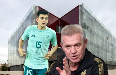 Gilberto Mora y Javier Aguirre/Foto FC Barcelona.