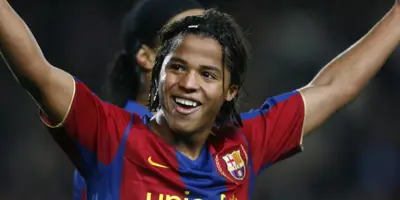 Giovani Dos Santos con el jersey del FC Barcelona / FOTO GETTY IMAGES