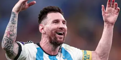 Golazo de Lionel Messi y rescata de nueva cuenta a la Argentina en la Eliminatoria.