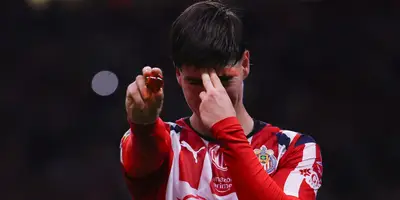 González celebrando. Foto: Chivas