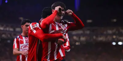 González festejando. Foto: Chivas