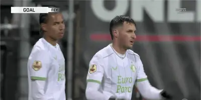 Gran partido del delantero mexicano.