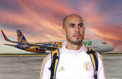 Guido Pizarro y avión de Viva Aerobus/ Foto Tigres.