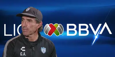 Guillermo Almada junto al logo de la Liga MX / FOTO TUND