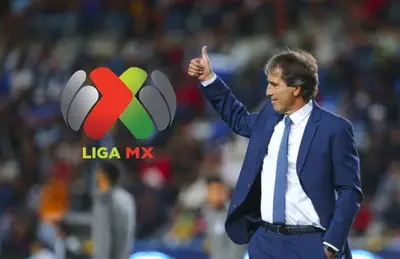 Guillermo Almada levantando dedo pulgar/Foto Getty Images.