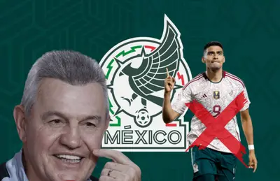 Guillermo Martínez con cruz y Javier Aguirre/ Foto TV Azteca.