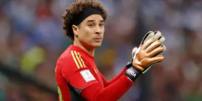 Guillermo Ochoa cometió un grave error en este partido amistoso ante Uzbekistán en Atlanta.