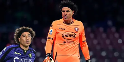 Guillermo Ochoa en partido con Salernitana. Foto: Marca.