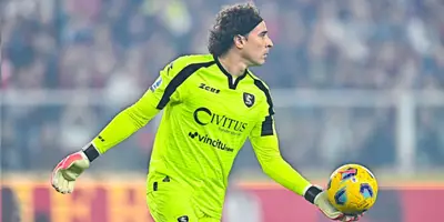 Guillermo Ochoa recientemente renovó su contrato con el Salernitana