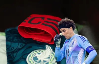 Guillermo Ochoa y gafete de capitán/Foto Selección Nacional.
