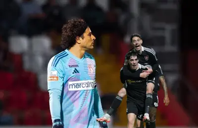 Guillermo Ochoa y jugadores celebrando/ Foto 'X'.