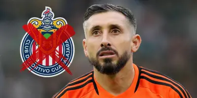 Héctor Herrera junto al escudo de Chivas / FOTO MAJOR LEAGUE SOCCER
