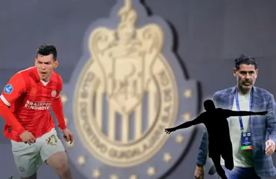 Hirving Lozano corriendo y a su lado, Fernando Hiero/ Foto Claro Sports.