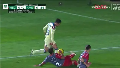 Hubo una jugada muy polémica que pudo ser marcada como penal para el América.