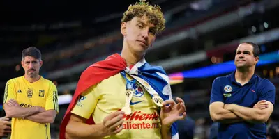 Igor Lichnovsky festejando la 15. Foto: Claro Sports