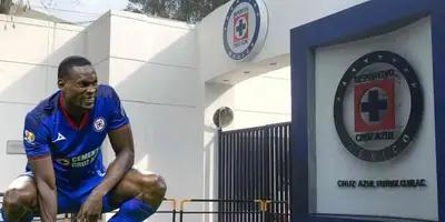 Instalaciones de Cruz Azul desde afuera. Foto: Fútbol Total.