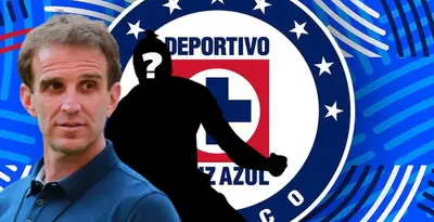 Iván Alonso junto a futbolista incógnito / FOTO AFP