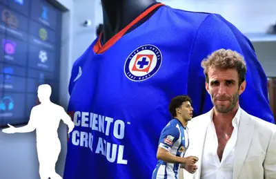 Iván Alonso junto a Jorge Sánchez y otro jugador/ Foto Cruz Azul oficial.