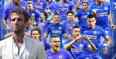 Iván Alonso junto a jugadores de Cruz Azul / FOTO X