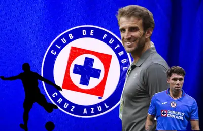 Iván Alonso pretende a Andrés Montaño.