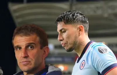 Iván Alonso y Carlos Salcedo/Foto Fútbol Total.