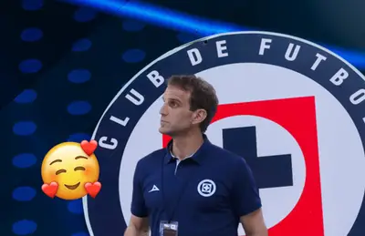 Iván Alonso y emoji de enamorado/Foto ESPN.