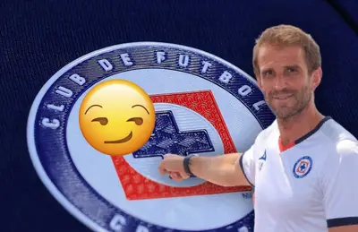 Iván Alonso y emoji/ Foto Cruz Azul.
