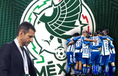 Jaime Lozano cabizbajo y jugadores de Pachuca/ Foto Soy Fútbol.