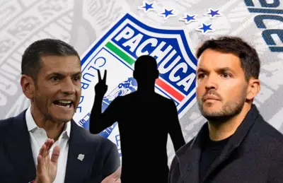 Jaime Lozano, Nicolás Larcamón y Alexis Peña en forma de sombra/Foto Pachuca.