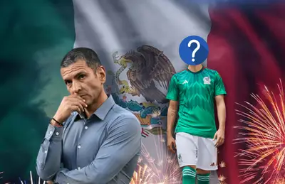 Jaime Lozano pensando y jugador oculto/Foto Villa del Palmar Loreto.