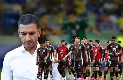 Jaime Lozano y jugadores de México/Foto TUDN.