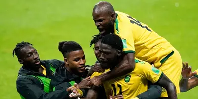 Jamaica tiene la ventaja en el primer tiempo con el partido suspendido