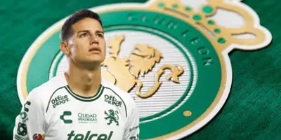 James Rodríguez junto al escudo del Club León / FOTO INFOBAE