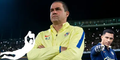 Jardine analizando partido con brazos cruzados. Foto: Unánimo