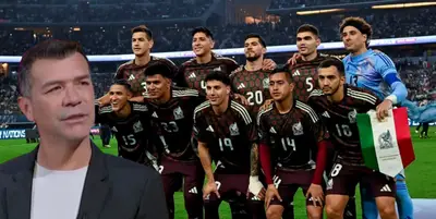 Jared Borgetti junto a futbolistas del Tri / FOTO X