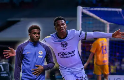 Javairo Dilrosun festejando/ Foto América.