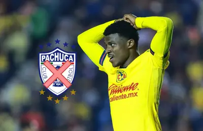 Javairo Dilrosun y escudo del Pachuca con cruz en medio/ Foto América y Ya.